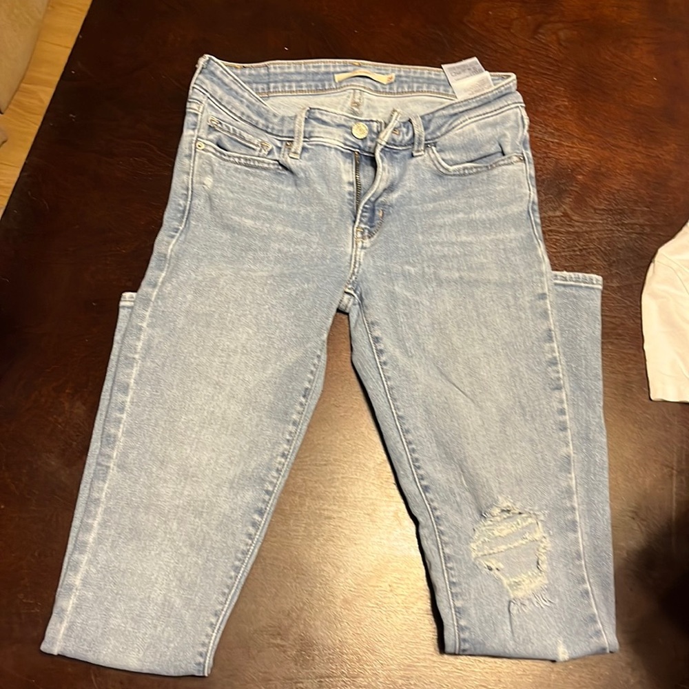 711 Skinny Levi’s jeans
